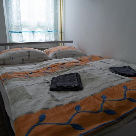 Free Parking 2 Bedroom Apartment Ізола Екстер'єр фото