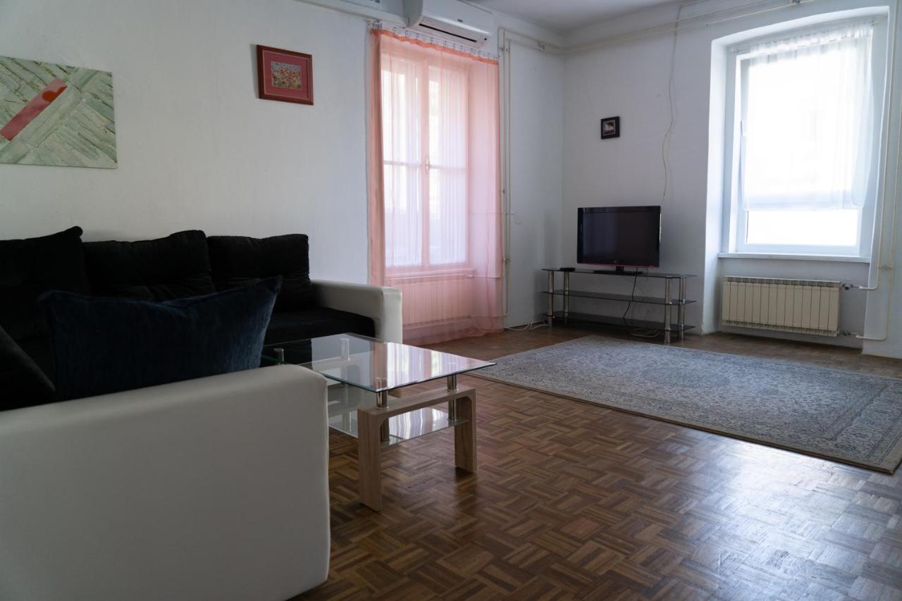 Free Parking 2 Bedroom Apartment Ізола Екстер'єр фото