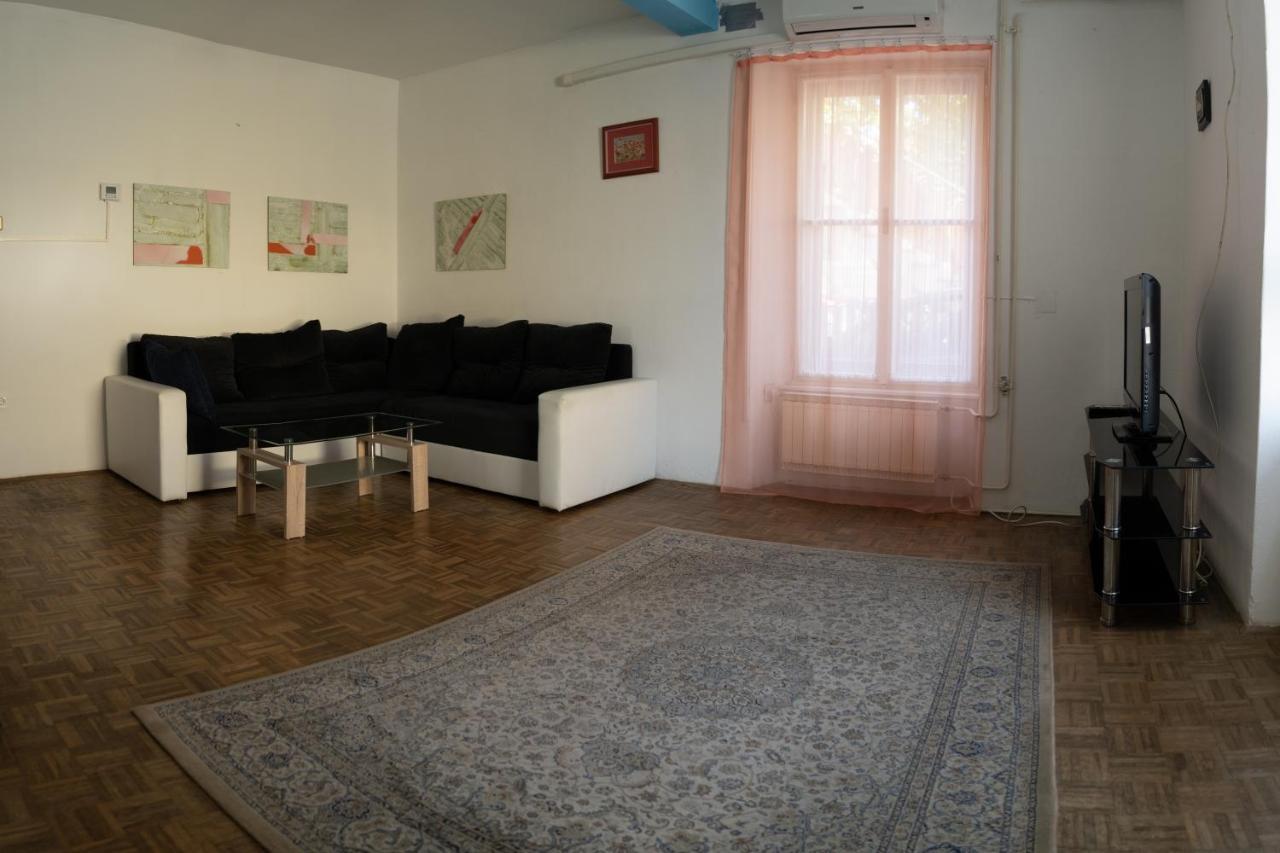 Free Parking 2 Bedroom Apartment Ізола Екстер'єр фото